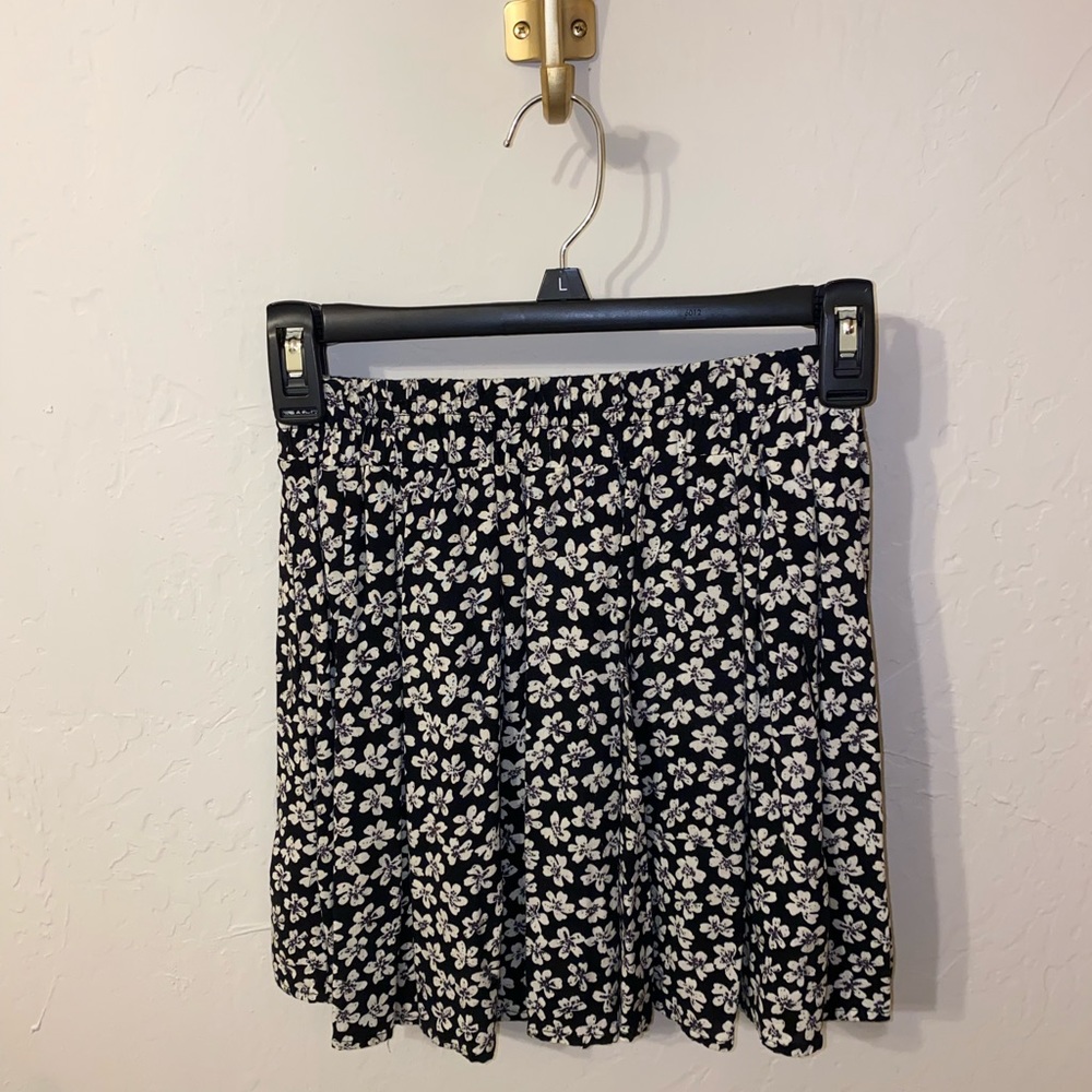 Brandy Melville black and cream floral skirt